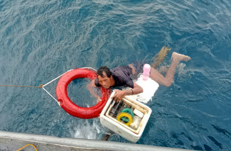 Philippine Navy saves stranded fisherman in Tawi-Tawi - Philippine ...