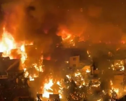 Manila Bulletin – 4th alarm blaze rages in Sta. Cruz, Manila