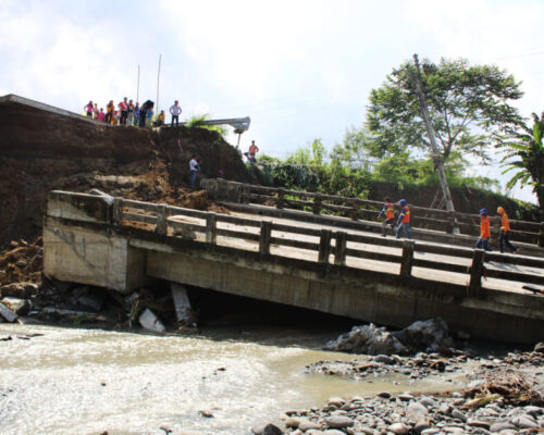 <p><strong>“Davao Region Hit by Torrential Rain: Bridge Collapses in Callawa”</strong></p>