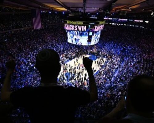 Knicks beat Spurs to capture first NBA title in 53 years