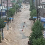 Manila Bulletin – Heavy rains kill 1 in South Korea and flood major streets in Philippines
