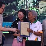 QC families receive land titles from SHFC