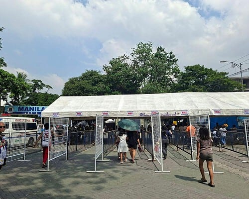 93,000 flock to Manila North Cemetery ahead of All Saints’ Day